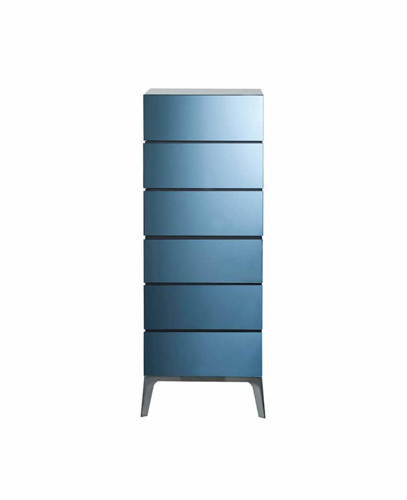 Semainier Globo 6 tiroirs, recouvert de miroir bleu, pieds en fonte d’aluminium. L 50 x H 137 x P 48 cm. ©Roche Bobois