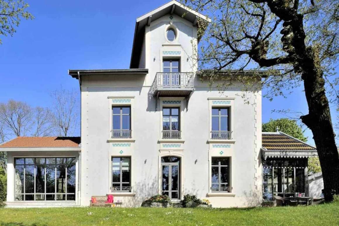 Rénovation d'une maison datant du début du XXème siècle, réalisée par le cabinet d'Architecture Bruno Godefroy (Ecully)