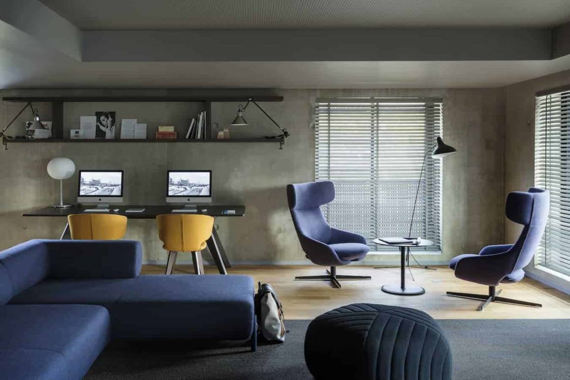 Okko Hôtel Strasbourg - Le Club est conçu comme une succession de petites zones cosy où travailler, se reposer, bouquiner ou encore prendre l’apéritif… comme à la maison. ©Jérôme Galland