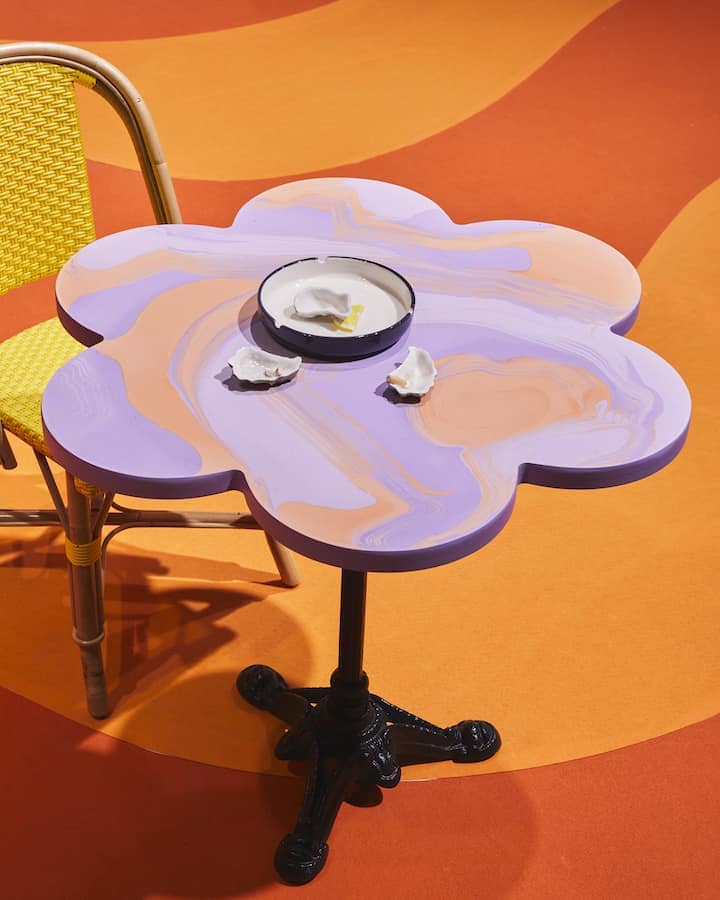 Café Uchronia. Salon Maison&Objet mars 2022. Table Fleur, en résine déssinée par Uchronia. ©Félix Dol Maillot